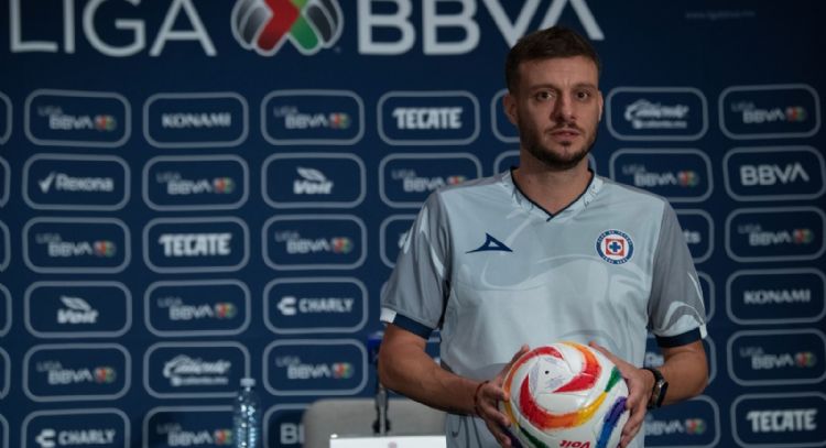 Al estilo Gago, Martín Anselmi deja botado al Cruz Azul
