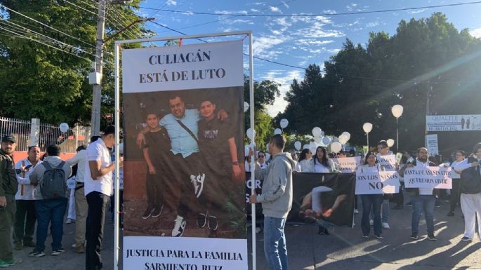 Irrumpen en la oficina de Rubén Rocha Moya en protesta por homicidio de Gael y Alexander (Videos)