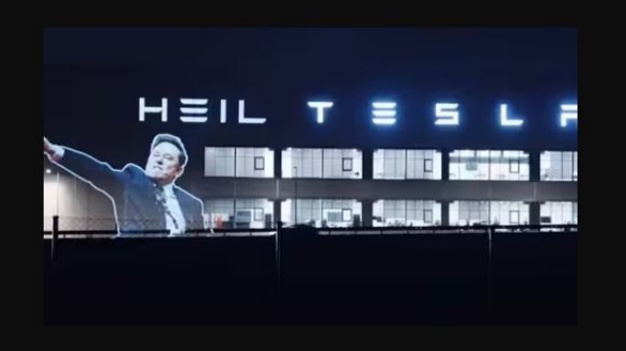 "Heil Tesla": proyectan polémico saludo de Elon Musk en planta automotriz en Alemania