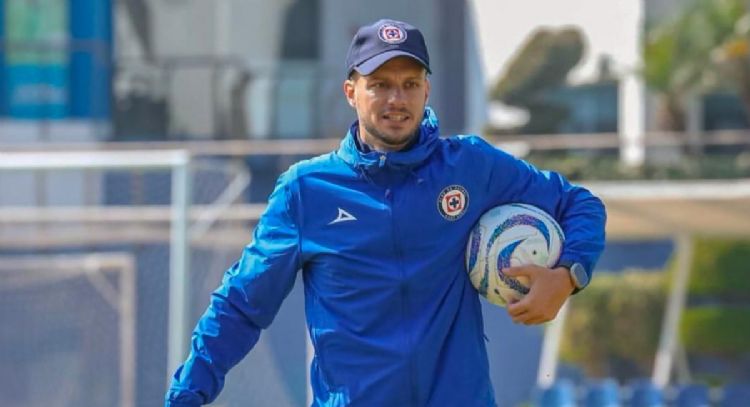 Cruz Azul da ultimátum a Anselmi, pero el argentino ya viaja a Europa