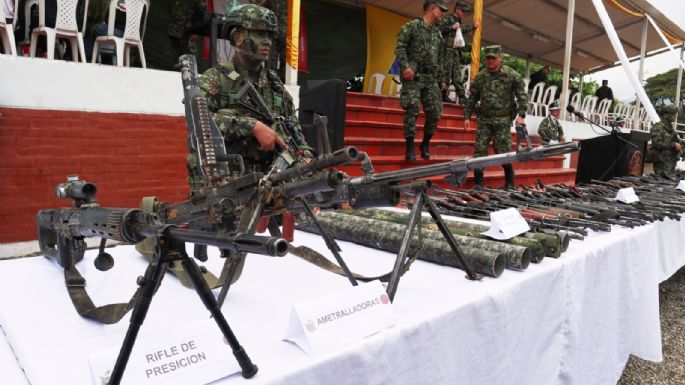 Hasta 63 guerrilleros de las FARC entregan las armas en Colombia