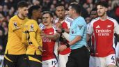 La policía investiga amenazas de muerte al árbitro Michael Oliver tras el juego Wolves-Arsenal