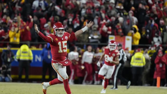 Los Chiefs avanzan a su tercer Super Bowl seguido con más magia de Mahomes al vencer 32-29 a Bills