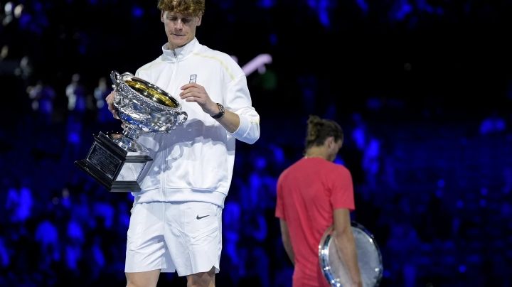 Jannik Sinner vence a Alexander Zverev y gana su segundo título consecutivo del Abierto de Australia