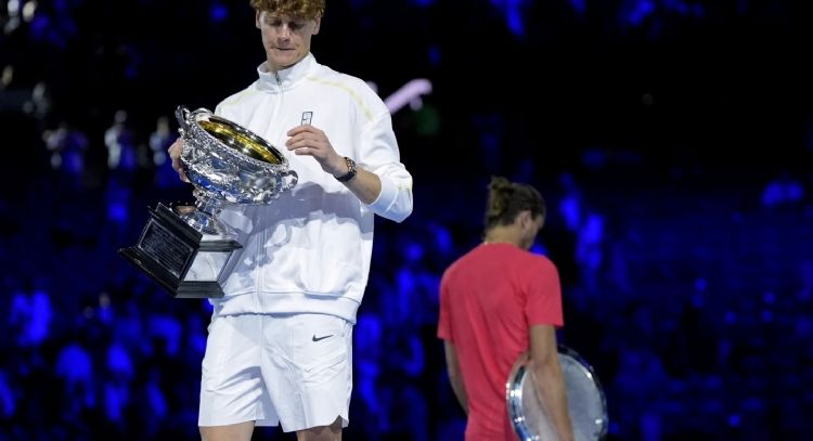 Jannik Sinner vence a Alexander Zverev y gana su segundo título consecutivo del Abierto de Australia