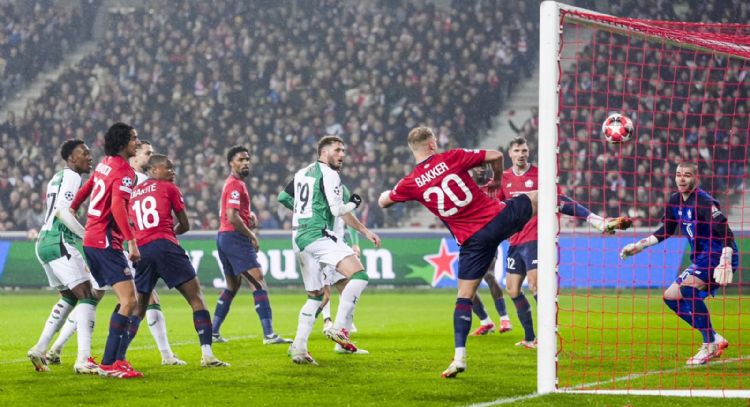 Santiago Giménez anota en la goleada al Feyenoord; van a playoff de Champions (Video)