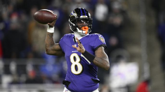 Ravens venció 35-10 a Cleveland; Lamar Jackson superó las 4 mil yardas por pase