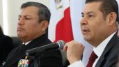 Gobernador de Puebla inaugura sección en sus conferencias para exhibir “fake news”