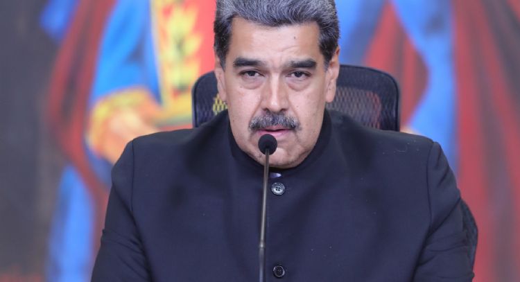 Gobierno de Maduro denuncia golpizas y abusos a migrantes venezolanos en megacárcel salvadoreña
