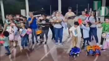 Cártel da regalos de Día de Reyes en Tabasco