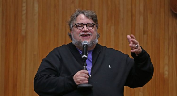Tunden a Guillermo del Toro por elogiar a “Emilia Pérez”