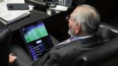 Foto ilustrativa de la nota titulada: Adán Augusto López ve el futbol mientras comparece el secretario de Hacienda (Video)