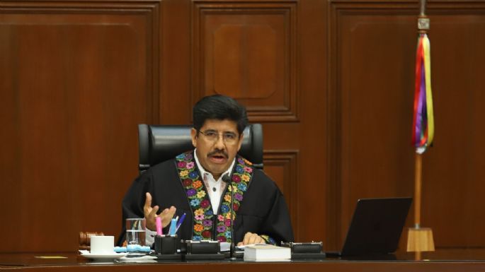 Estudiantes increpan a Hugo Aguilar por la reforma judicial y sus nexos con la 4T (Video)