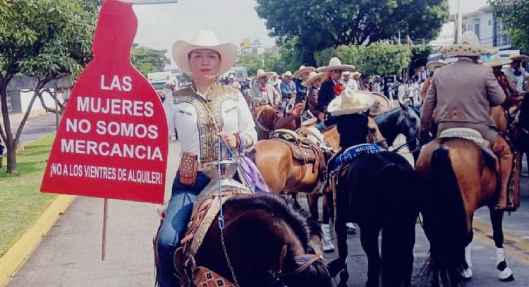 “Las mujeres no somos mercancía”: activista se manifiesta contra vientres de alquiler en Morelos
