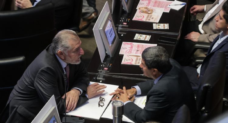 Juristas y opositores califican de regresiva la reforma de Sheinbaum a la ley de amparo