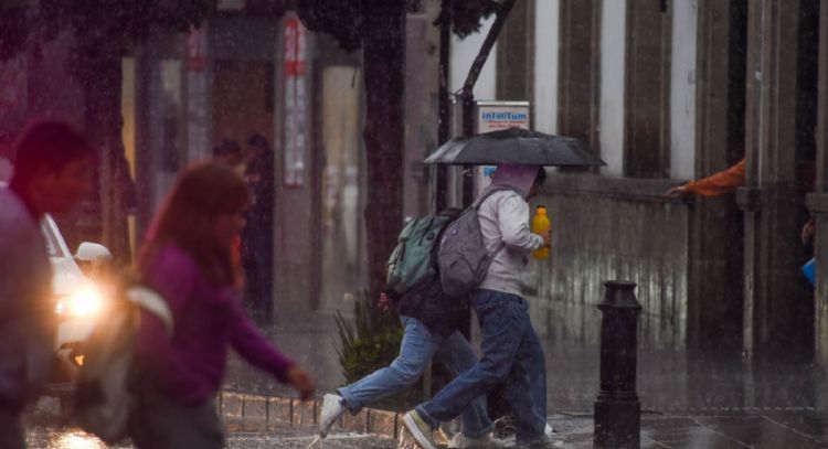 Chubascos y lluvias fuertes e intensas pegarán el jueves 2 de octubre en estas entidades