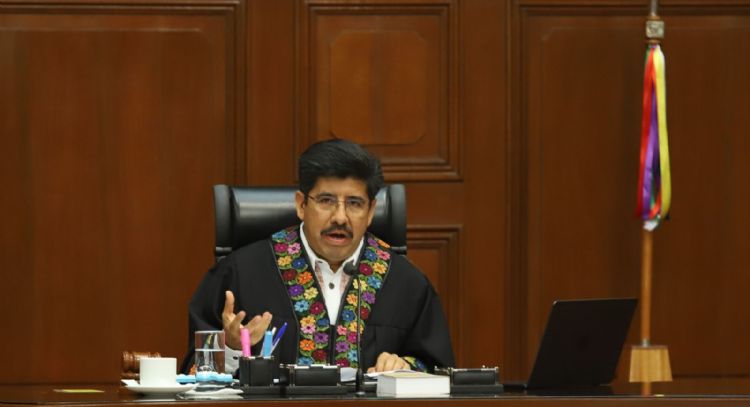 Estudiantes increpan a Hugo Aguilar por la reforma judicial y sus nexos con la 4T (Video)