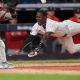Los Yankees obligan un tercer juego ante Boston gracias a las piernas y guante de Chisholm