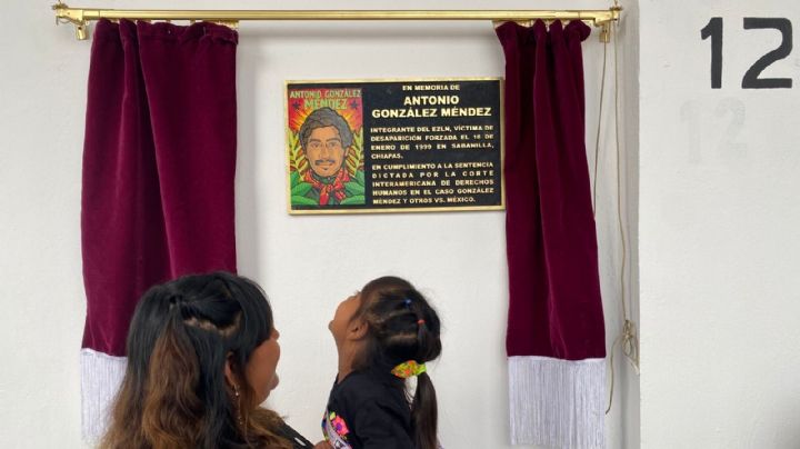 Develan en Chiapas placa en honor a indígena chol desaparecido que fue miembro del EZLN