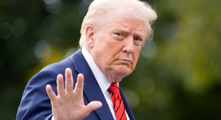 Trump viaja a Oriente Medio para celebrar el alto al fuego y acuerdo de rehenes entre Israel y Hamás