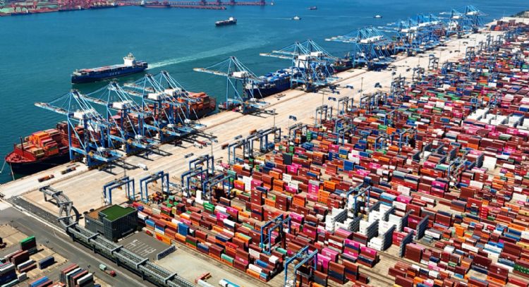 China promete mantenerse firme ante la amenaza de aranceles del 100% de Trump