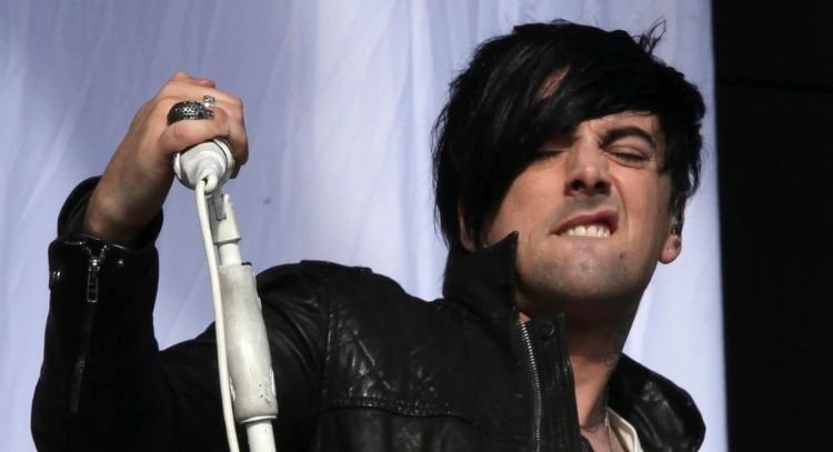 Policía identifica a las dos personas que apuñalaron y mataron en cárcel a Ian Watkins
