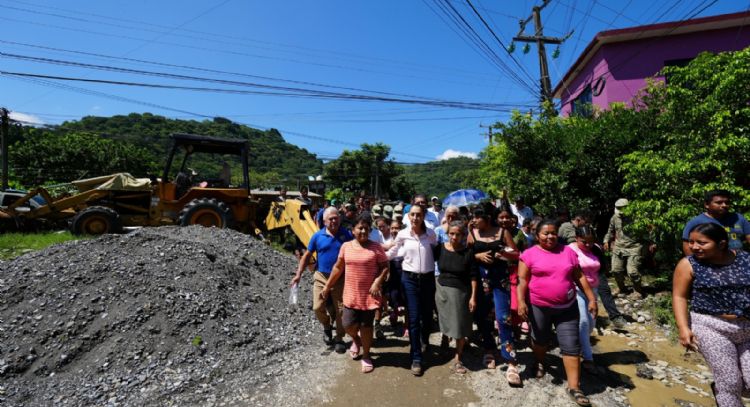 “No vamos a dejar nadie desamparado”: Sheinbaum tras recorrer zonas afectadas por lluvias