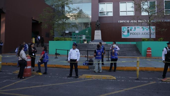 Balean al abogado David Cohen afuera de las oficinas del Poder Judicial de la CDMX