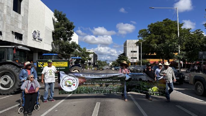 Agricultores de Culiacán bloquean carreteras; exigen mejores precios de garantía