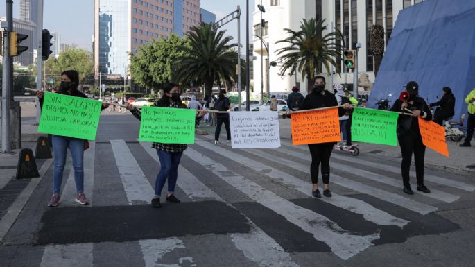 “Brazos caídos”: empleados del SAT bloquean Reforma y las vías al AICM (Video)