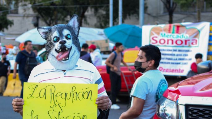 Protestan por prohibición de venta de animales en el Mercado de Sonora