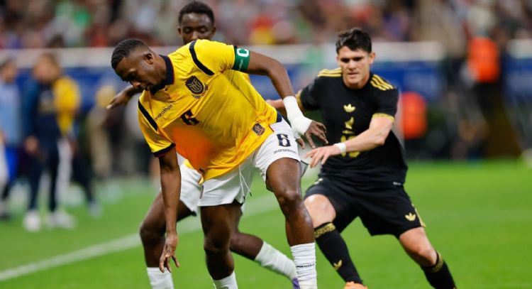 Abuchean en Guadalajara a México por el empate 1-1 con Ecuador
