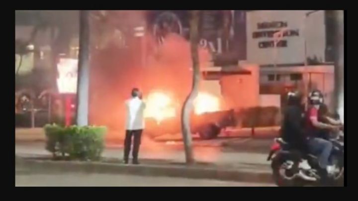 Explota camioneta en Guayaquil; muere hombre que grababa el accidente