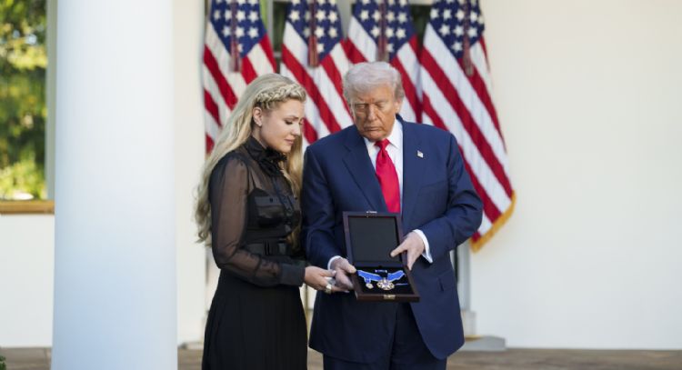 EU revoca seis visas por celebrar o burlarse del asesinato de Charlie Kirk; una es de México