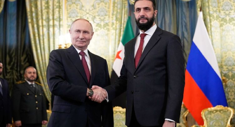 Putin se reúne en Moscú con el líder interino de Siria, Ahmad al-Sharaa