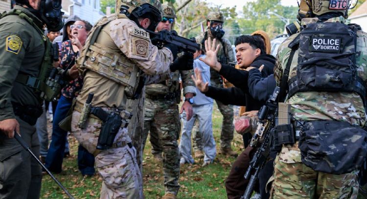 EU impondrá multas de 5 mil dólares a personas que traten de ingresar al país sin documentos