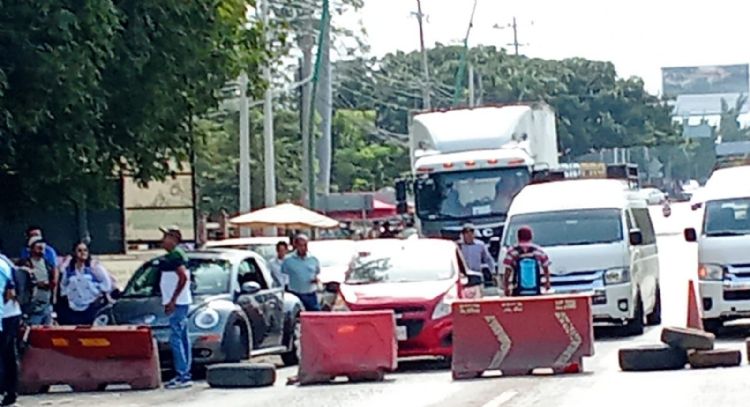 Magisterio de Chiapas inicia paro de labores y bloqueos carreteros en distintos puntos del estado