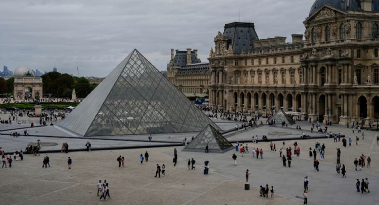 Museo del Louvre de París aumentará precio de las entradas para visitantes no europeos