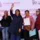 Brugada entrega apoyos económicos a más de 2 mil familias afectadas por las lluvias en Iztapalapa