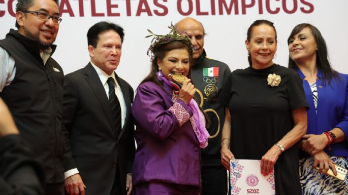 Brugada reconoce a atletas olímpicos y anuncia reformas para promover el deporte