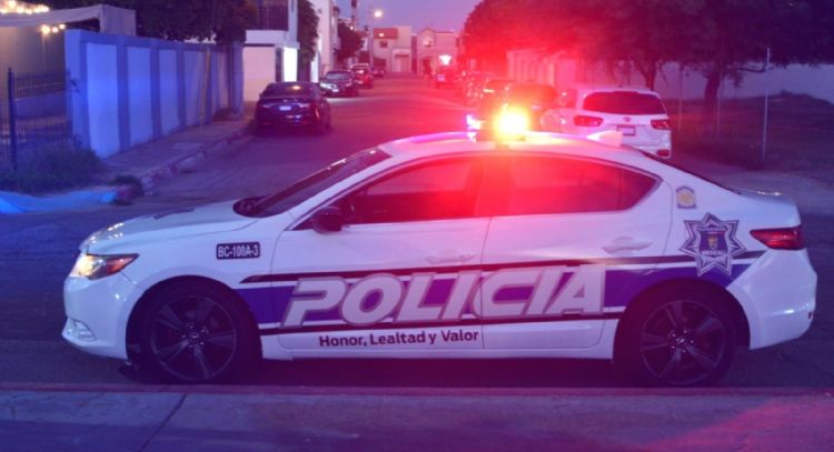Prenden fuego a hombre en situación de calle mientras dormía en un baldío de Mexicali