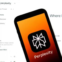 Reddit demanda a Perplexity y otras empresas de IA por extracción masiva de comentarios de usuarios