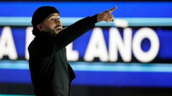 Bad Bunny y Fuerza Regida, principales finalistas de los Premios Billboard