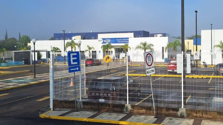 Comando irrumpe hospital y lesiona a dos guardias en Jaral del Progreso, Guanajuato