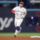 Con HR y 3 producidas de  Kirk, Toronto apaleó 11-4 a los Dodgers (Video)