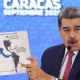 Maduro afirma que EU está inventando una guerra mientras se acerca un portaviones