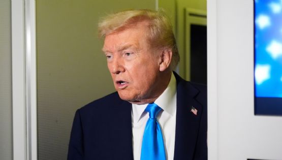 Trump presume ataque con dron contra embarcación que presuntamente transportaba drogas