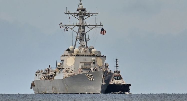 Buque de guerra estadunidense atraca en Trinidad y Tobago y aumenta presión sobre Venezuela