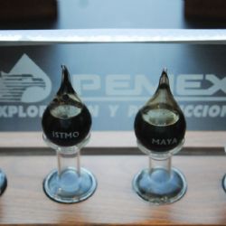 Deuda de México podría subir a 55% del PIB si continúan apoyos a Pemex, advierte Moody’s Ratings