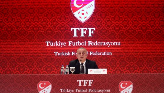 Federación turca de futbol suspende a 149 árbitros por su presunta participación en apuestas